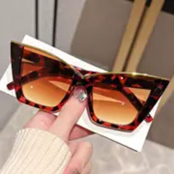WOMEN LEOPARD VINTAGE CAT EYE SUNGLASSES - Picture 1 of 2